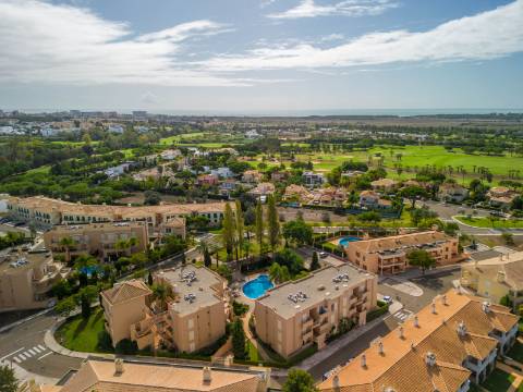 VILAMOURA - Apartamento T2 em exclusivo condomínio privado com piscina