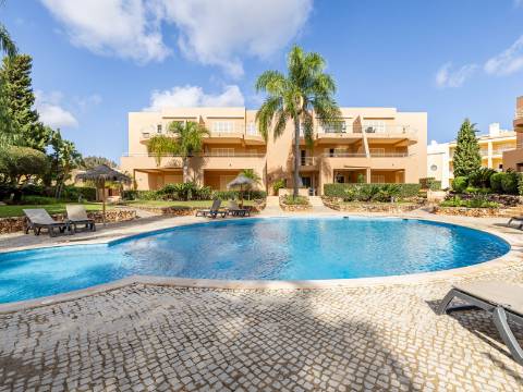 VILAMOURA - Apartamento T2 em exclusivo condomínio privado com piscina