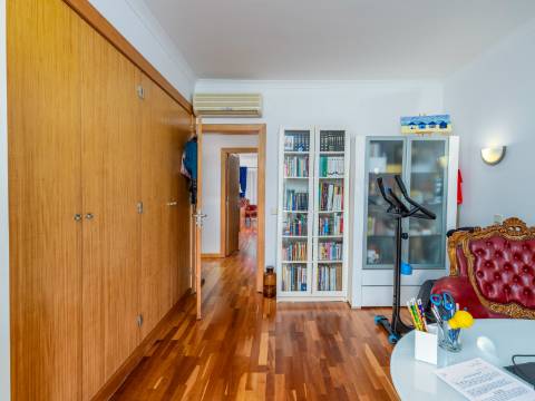 VILAMOURA - Apartamento T2 em exclusivo condomínio privado com piscina