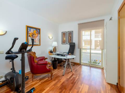 VILAMOURA - Apartamento T2 em exclusivo condomínio privado com piscina