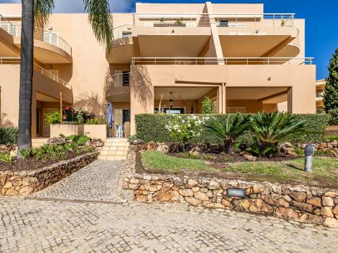 VILAMOURA - Apartamento T2 em exclusivo condomínio privado com piscina