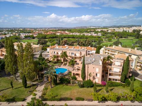 VILAMOURA - Apartamento T2 em exclusivo condomínio privado com piscina
