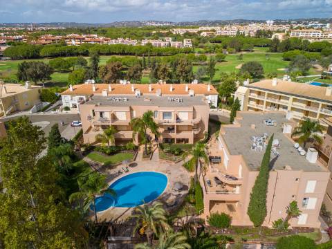 VILAMOURA - Apartamento T2 em exclusivo condomínio privado com piscina