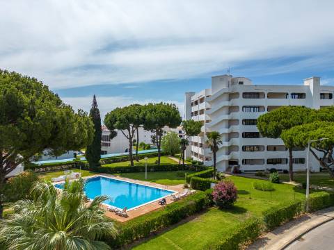 VILAMOURA - Apartamento T1 em condomínio com piscina