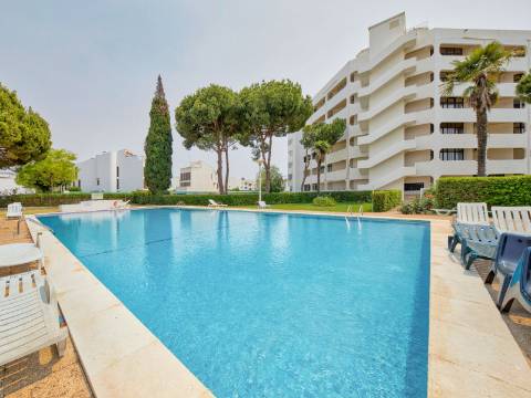 VILAMOURA - Apartamento T1 em condomínio com piscina