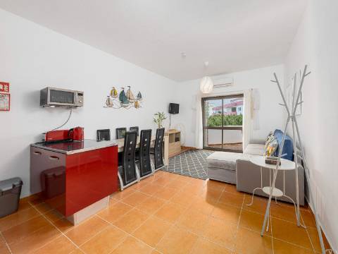 VILAMOURA - Apartamento T1 em condomínio com piscina