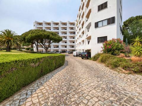 VILAMOURA - Apartamento T1 em condomínio com piscina