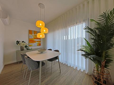 Moderna Moradia Geminada com 2 Quartos, inserido num Golfe Resort