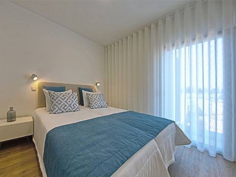 Moderna Moradia Geminada com 2 Quartos, inserido num Golfe Resort