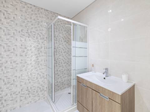 QUARTEIRA - Apartamento T2 Último piso próximo da praia