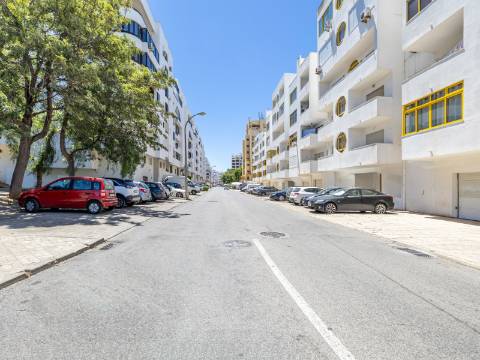 QUARTEIRA - Apartamento T2 Último piso próximo da praia