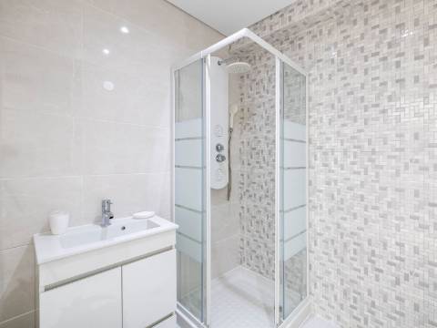 QUARTEIRA - Apartamento T2 Último piso próximo da praia