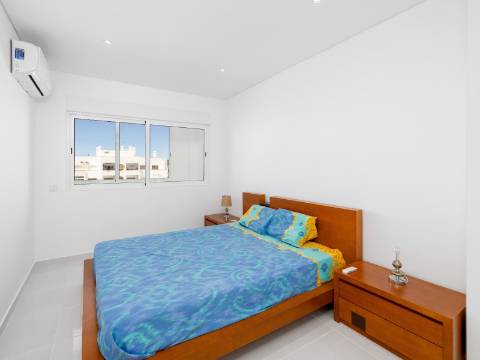 QUARTEIRA - Apartamento T2 Último piso próximo da praia