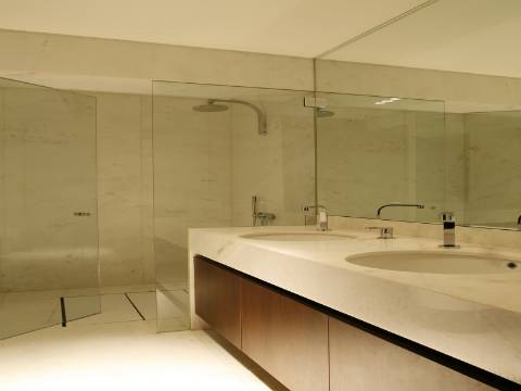 Apartamento de luxo 4 quartos piscina comum no Restelo