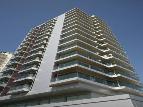 Apartamento de luxo 4 quartos piscina comum no Restelo