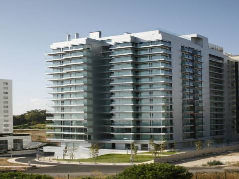 Apartamento de luxo 4 quartos piscina comum no Restelo