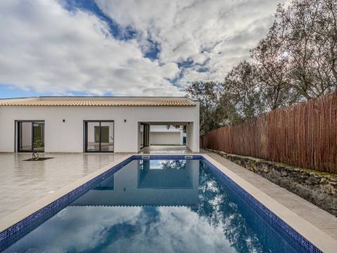 LOULÉ - Moradia T3 térrea com piscina em construção