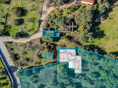 Terreno com 3 Ruínas em Propriedade com grande Potencial, Próximo de Boliqueime