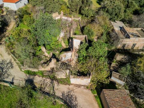 Terreno com 3 Ruínas em Propriedade com grande Potencial, Próximo de Boliqueime