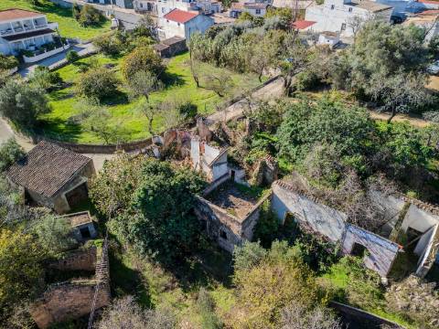 Terreno com 3 Ruínas em Propriedade com grande Potencial, Próximo de Boliqueime