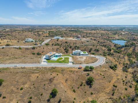 MONTE REI - Terreno para construção com vista mar
