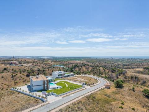 MONTE REI - Terreno para construção com vista mar