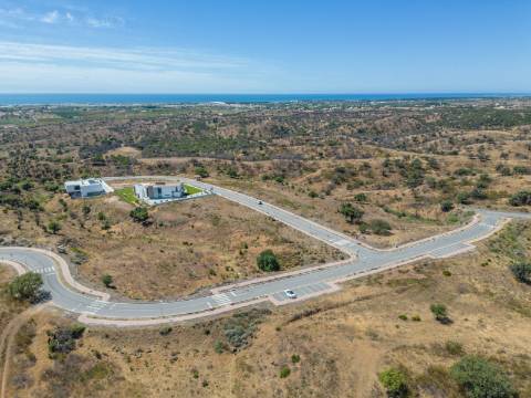 MONTE REI - Terreno para construção com vista mar