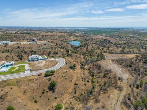 MONTE REI - Terreno para construção com vista mar