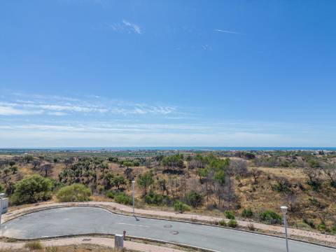 MONTE REI - Terreno para construção com vista mar