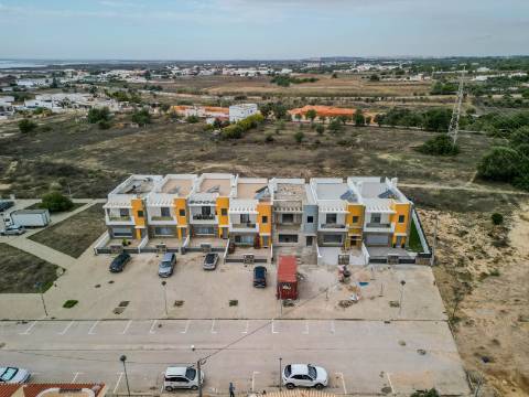 OLHÃO - Moradia em Banda com 4 quartos