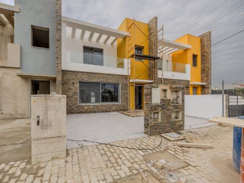 OLHÃO - Moradia em Banda com 4 quartos