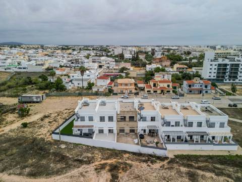 OLHÃO - Moradia em Banda com 4 quartos