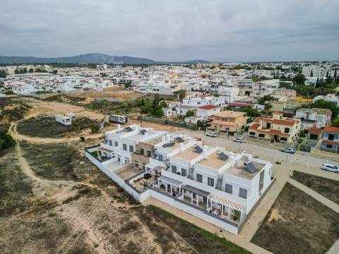 OLHÃO - Moradia em Banda com 4 quartos