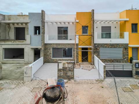 OLHÃO - Moradia em Banda com 4 quartos