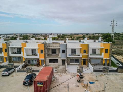 OLHÃO - Moradia em Banda com 4 quartos