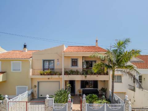 ALMANCIL - Moradia com 4 Quartos em urbanização tranquila