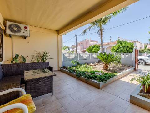 ALMANCIL - Moradia com 4 Quartos em urbanização tranquila