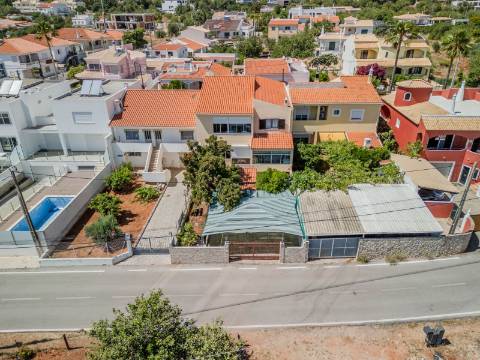 ALMANCIL - Moradia com 4 Quartos em urbanização tranquila