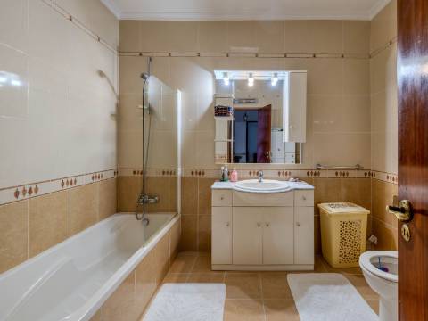 ALMANCIL - Moradia com 4 Quartos em urbanização tranquila