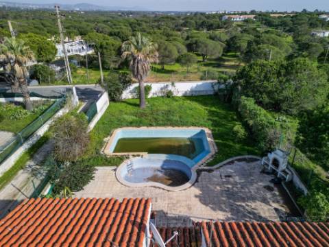 Moradia T4 a 5 minutos de Vale do Lobo e Quinta do Lago