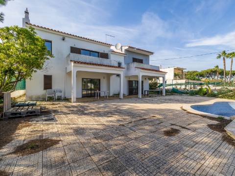 Moradia T4 a 5 minutos de Vale do Lobo e Quinta do Lago