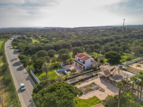 Moradia T4 a 5 minutos de Vale do Lobo e Quinta do Lago