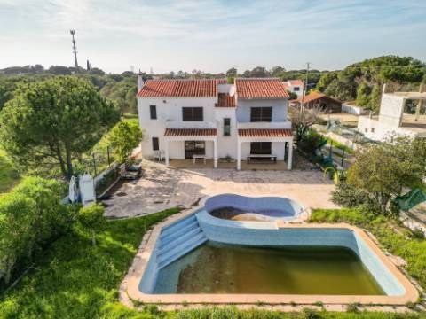 Moradia T4 a 5 minutos de Vale do Lobo e Quinta do Lago