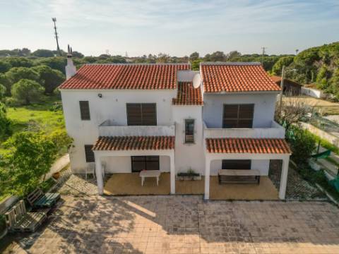 Moradia T4 a 5 minutos de Vale do Lobo e Quinta do Lago