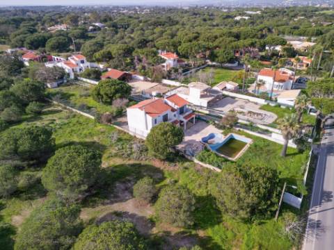 Moradia T4 a 5 minutos de Vale do Lobo e Quinta do Lago