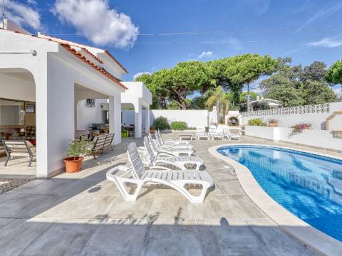 Moradia T3 a 5 minutos de Vale do Lobo e Quinta do Lago