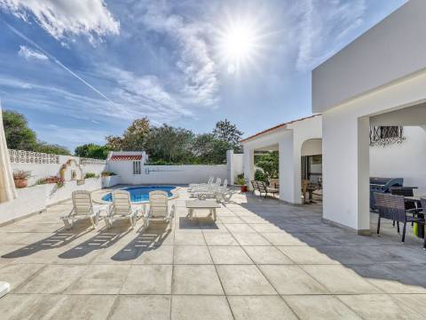 Moradia T3 a 5 minutos de Vale do Lobo e Quinta do Lago