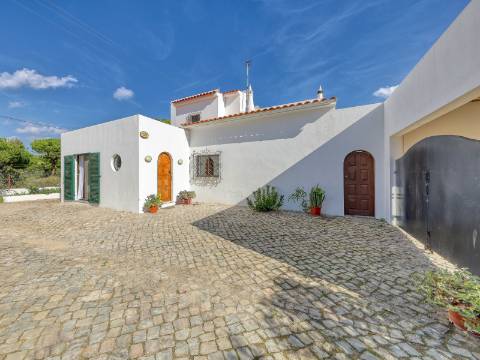 Moradia T3 a 5 minutos de Vale do Lobo e Quinta do Lago