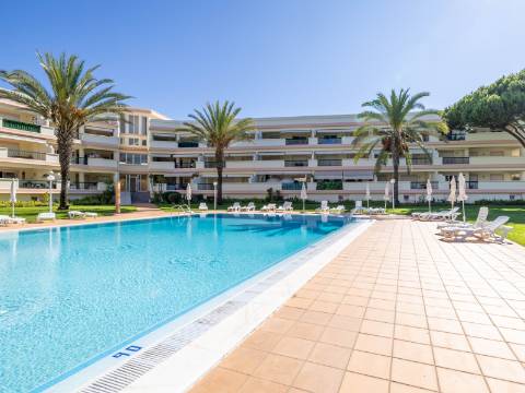 VILAMOURA - Fantástico apartamento T1 TOP FLOOR em condomínio de LUXO