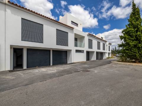 VILAMOURA - Moradia nova T2+1 próxima do GOLFE